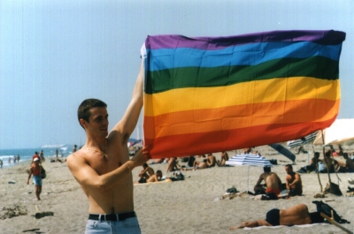 A TUTTA VERSILIA - 0244 bandiera - Gay.it