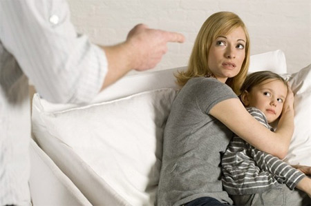 Alex, 11 anni, si sente femmina, ma il padre la vuole curare - adolescente transF1 - Gay.it