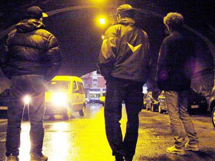 Investito da uno scooter e poi picchiato e insultato: Frocio di merda - aggressione quartu - Gay.it