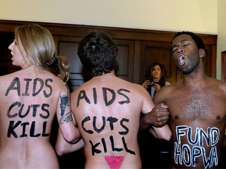 5 motivi per cui la comunità LGBT deve ancora occuparsi di HIV e AIDS - aids 2013 - Gay.it