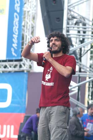 DA OPERAIO A SHOWMAN PROVOCATORE. ECCO CHI E' ANDREA RIVERA - andrea riveraF1 - Gay.it