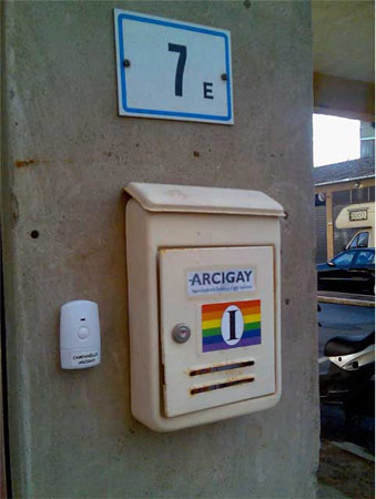 Grosseto: imbrattato l'ingresso della sede di Arcigay - Gay.it