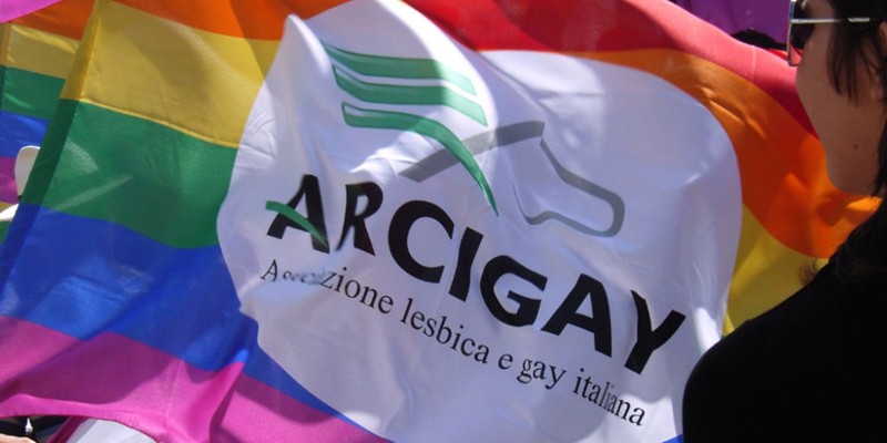 Trieste: due uomini pestati per un bacio. Arcigay scende in campo - arcigay ufficiale - Gay.it
