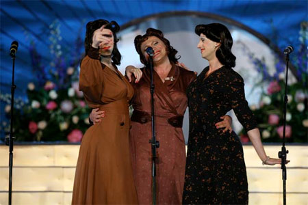 Arisa torna a Sanremo con le Sorelle Marinetti - arisa marinettiF3 - Gay.it