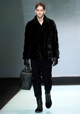 Armani: Stop crudeltà su animali, da oggi solo collezioni "fur free" - armani fur free - Gay.it