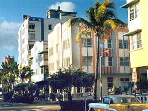 IL MITO GAY DI MIAMI - art deco district - Gay.it