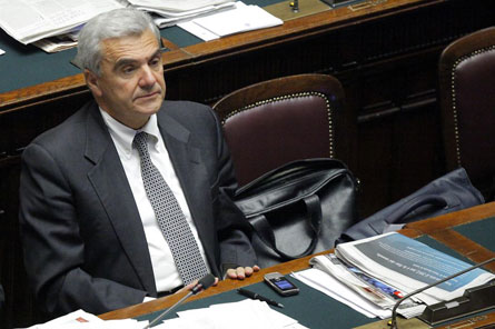 Anche astinenza e fedeltà contro l'HIV. Altro caso Balduzzi - BalduzziF2 - Gay.it