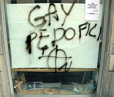 Chiude la storica libreria Babele. Shock per la Milano gay - babelechiudeF3 - Gay.it