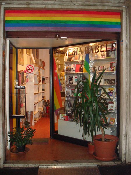 Ormai è ufficiale: chiude la libreria Babele di Roma - babeleromachiude - Gay.it