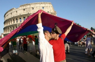 Roma EuroPride 2011: si parte! - baciocolosseo - Gay.it