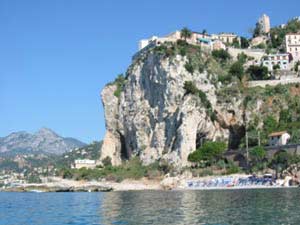 ESTATE: INIZIA IL VIAGGIO TRA LE SPIAGGE GAY ITALIANE - balzi rossiF2 - Gay.it