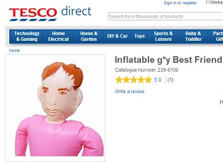 In vendita il bambolo "g*y": nella bufera la britannica Tesco - bambolo tesco1 - Gay.it