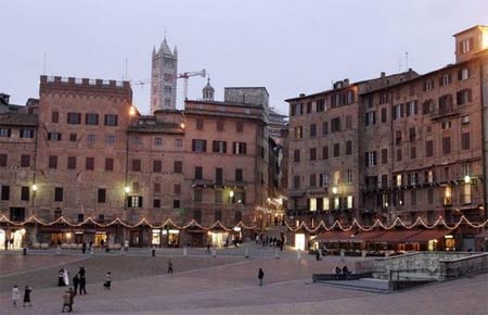 Siena: "Lei è finocchio, io non la servo" - banca sienaF3 - Gay.it