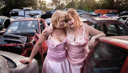 Prete benedice fedi di Margherita e Beatrice, la trans di Fuoristrada - beatrice fuoristrada1 - Gay.it