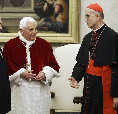 Papa Ratzinger, una lettera per nascondere gli abusi - bertoneF3 - Gay.it