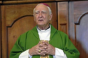 Monsignor Bettazzi, il vescovo a favore di diritti e DiCo - bettazziF1 - Gay.it