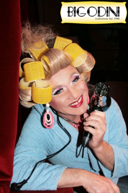 Apre Bigodini, e in Toscana arriva la cena "en travesti" - bigodinistoria2 - Gay.it