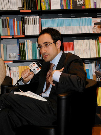 Bilotta: "Tocca al Parlamento: nessun ostacolo a nozze gay" - bilotta corteF2 - Gay.it