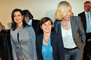 Laura Boldrini (a sinistra) e Josefa Idem (a destra) con Titti De Simone, presidente del comitato Palermo Pride