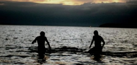Esce al cinema "Fratellanza": imbrattati a Roma i cartelloni - Brotherhoodfilm1 - Gay.it