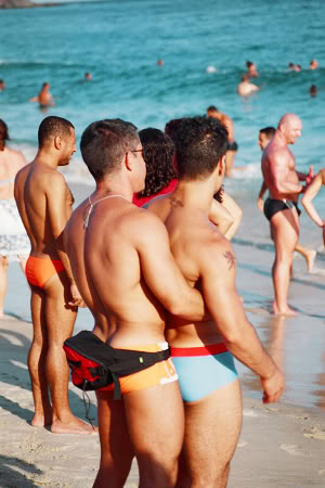 L'Italia? Terra degli etero-gay, i più belli sono in Francia - brazilspiaggiae - Gay.it