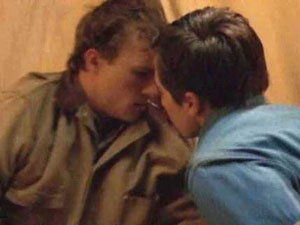 BROKEBACK MOUNTAIN UN ANNO DOPO - brokeback kiss - Gay.it