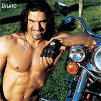 SPOGLIATECI CON IRONIA - bruno c2 - Gay.it