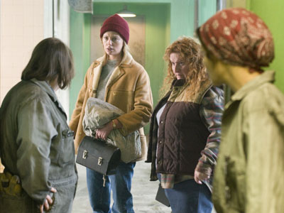 CHARLIZE E LA MINIERA DEGLI ABUSI - CAD 4948 - Gay.it