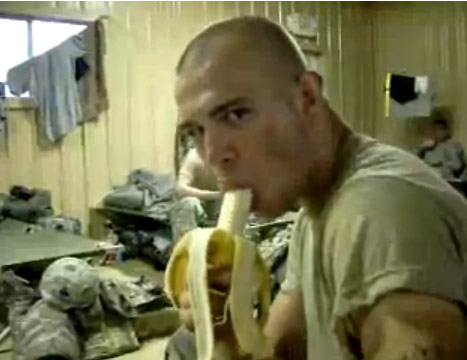 Etero che toccano etero - cameratismoadam - Gay.it