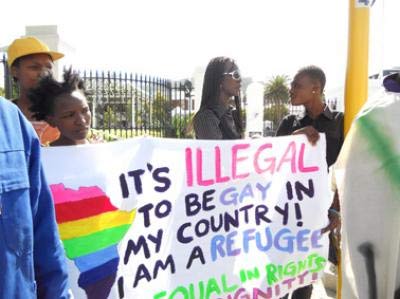 Amnesty: "In Camerun gay sottoposti ad esami anali e torturati" - camerun antigayF2 - Gay.it