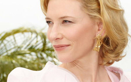 Cannes: il "Draquila" di Sabina Guzzanti scuote il festival - cannes 10 primaF5 - Gay.it