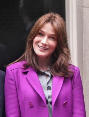 Carla Bruni: "Niente di perverso nel matrimonio gay" - carla coppie gayF1 - Gay.it