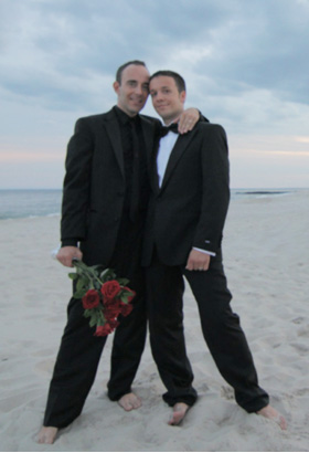 La prima coppia italiana si è sposata a New York - cavalierigiorgisposiHOME - Gay.it