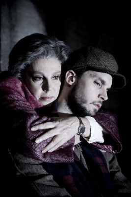Torna Ambra al cinema con Ce n'è per Tutti - Cenepertutti - Gay.it