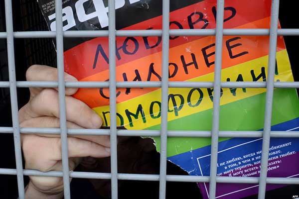 Mosca, in due sparano sulla folla nella discoteca gay - central station moscow 3 - Gay.it