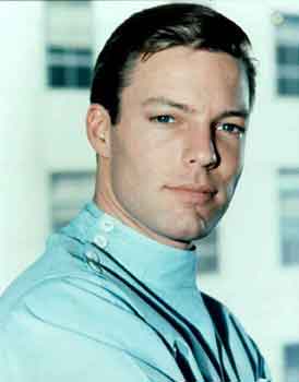PADRE RALPH È GAY - chamberlain03 - Gay.it