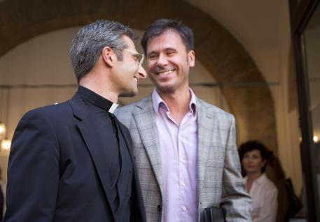 Krzysztof Charamsa: “Benedetto XVI gay? Sarebbe fantastico!” - charamsa e il compagno - Gay.it