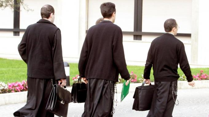 "Lì approfittano dei ragazzi": scandalo all'abbazia di Chiaravalle - chiaravalle sesso monaci2 - Gay.it