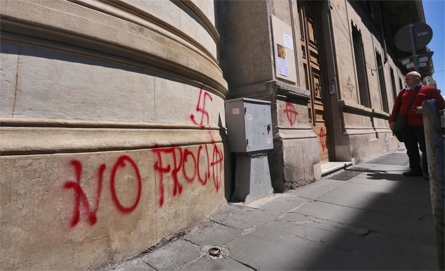 "No froci": l'estrema destra romana contro la Chiesa Valdese - chiesa valdese1 - Gay.it