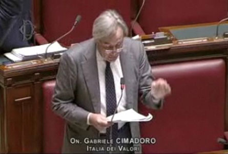 Cimadoro (IdV): gay culattoni, orgoglioso di essere normale - cimadoroF2 - Gay.it