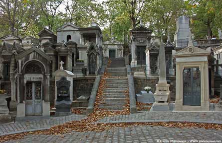 Insieme in vita, separati da morti - cimiteroloculiF3 - Gay.it