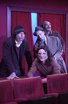 AMORE IN UNA SALA PORNO - cinema cielo quo verticale - Gay.it