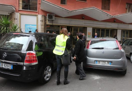 Blitz nel cinema hard: denunciati prostituti e clienti - cinema hard romaF3 - Gay.it