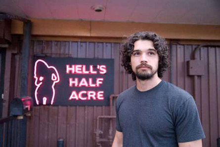 Steven Strait, rivelazione sexy nella godibile "City Island" - cityislandF1 - Gay.it