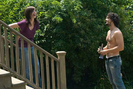 Steven Strait, rivelazione sexy nella godibile "City Island" - cityislandF2 - Gay.it