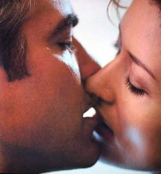 CLOONEY, CHE CULO! - Clooney Solaris Kiss - Gay.it