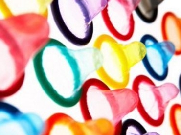 Innamorati e fedeli. Dobbiamo usare il preservativo? - condomesprisp - Gay.it