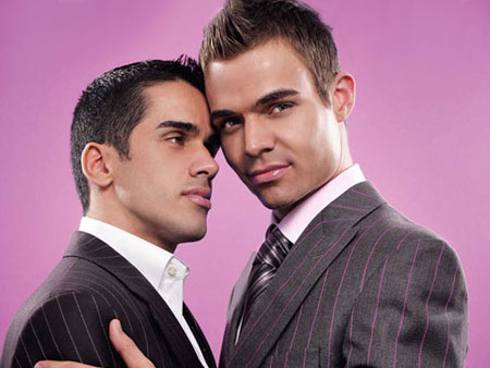 Coppia gay ricorre contro negata copertura sanitaria e vince - coppie illinoisBASE - Gay.it