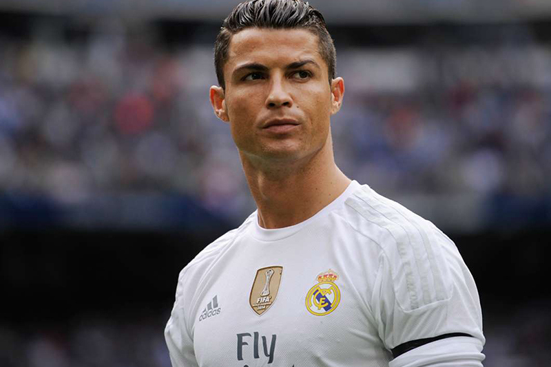 Cristiano Ronaldo insultato con termini omofobi ad una partita - cristiano ronaldo svenduto dal real madrid - Gay.it