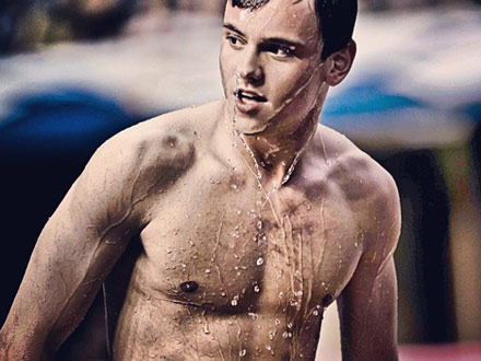 "Tom Daley è gay perché ha perso il padre" - daley compleannoBASE - Gay.it